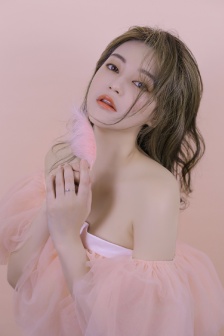 hd中字女下属与上司的友情和感情